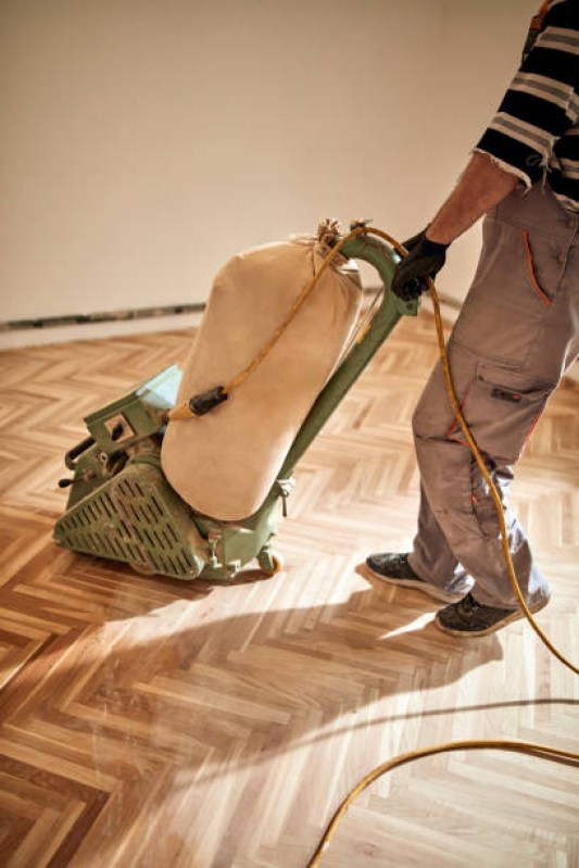 Manutenção em Piso com Taco de Madeira Preço Campo Belo - Manutenção de Piso de Taco